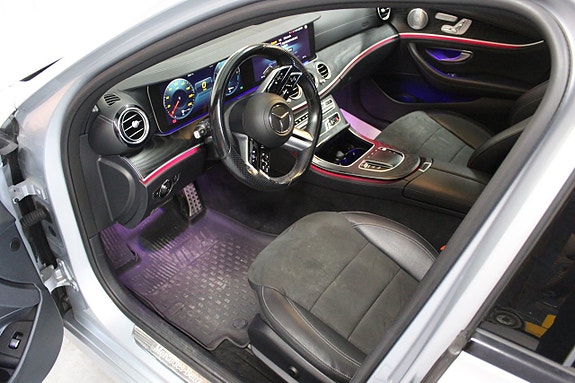 Mercedes-Benz E300 13 of 27