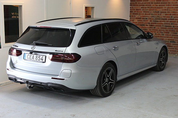 Mercedes-Benz E300 4 of 27