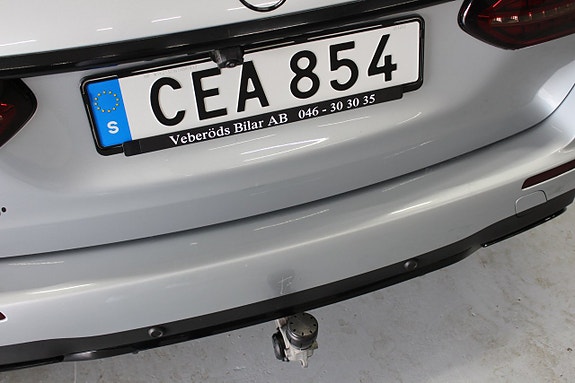 Mercedes-Benz E300 9 of 27