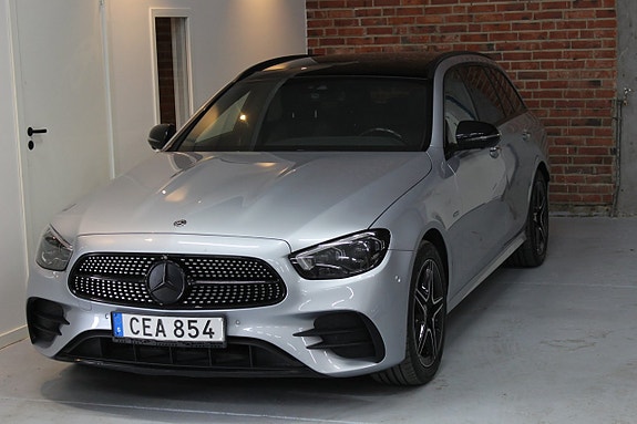 Mercedes-Benz E300 3 of 27