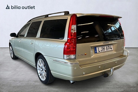 Volvo V70 2 of 22