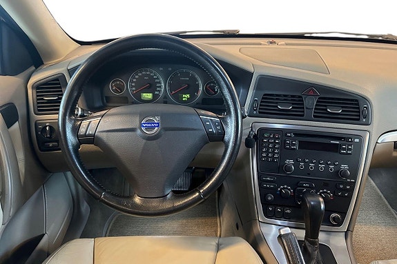 Volvo V70 12 of 22