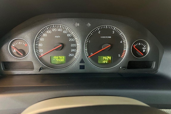 Volvo V70 13 of 22