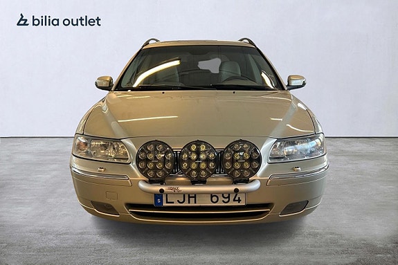 Volvo V70 4 of 22