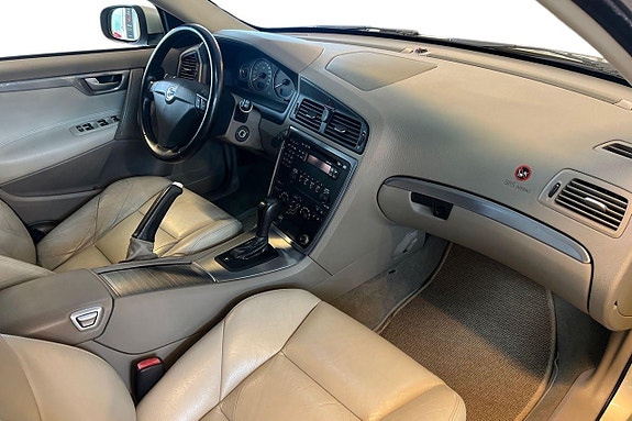 Volvo V70 7 of 22