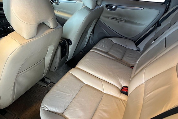 Volvo V70 10 of 22