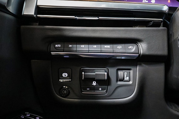 Cadillac Escalade 24 of 24