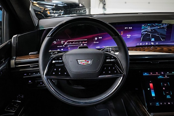 Cadillac Escalade 9 of 24