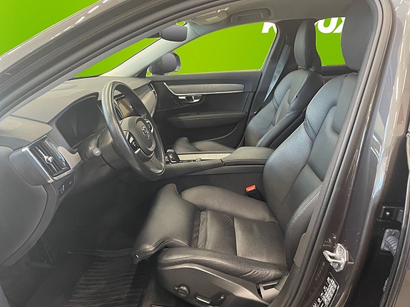 Volvo V90 Cross Country 9 of 26