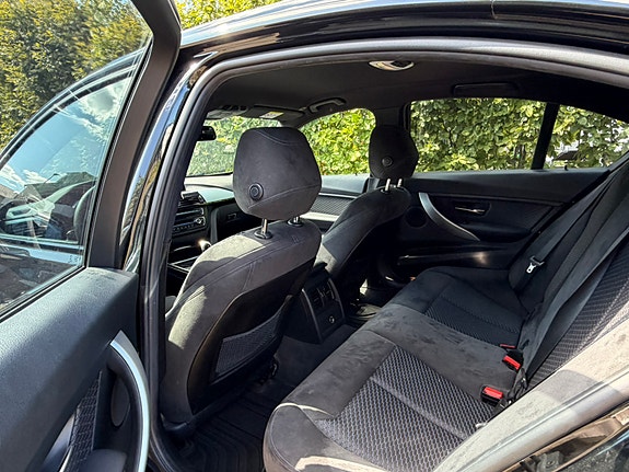 BMW 320d 4 of 9