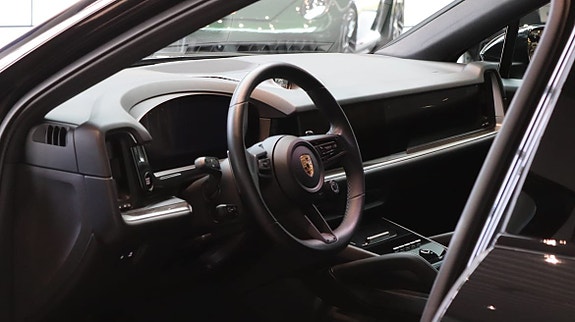Porsche Cayenne Coupe 7 of 10