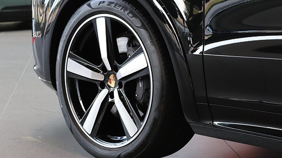 Porsche Cayenne Coupe 10 of 10