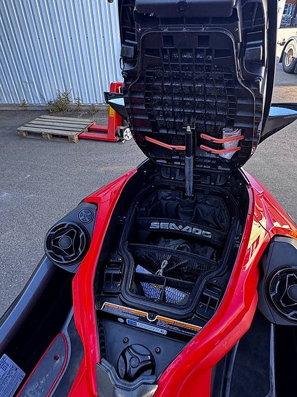 Sea Doo RXT 300 X-rs 4 of 4