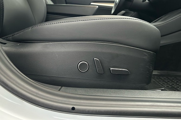 Tesla Model 3 16 of 24