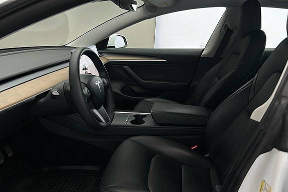 Tesla Model 3 9 of 24