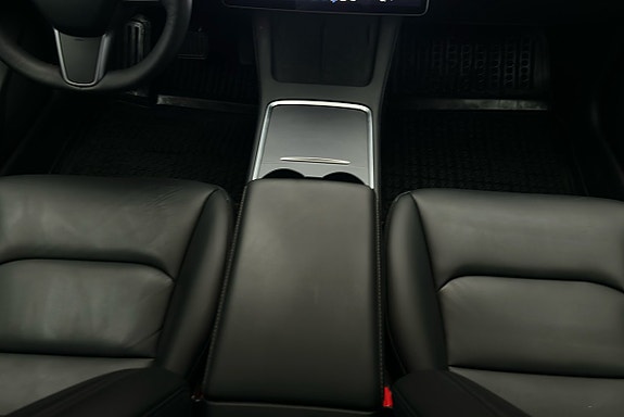 Tesla Model 3 8 of 24