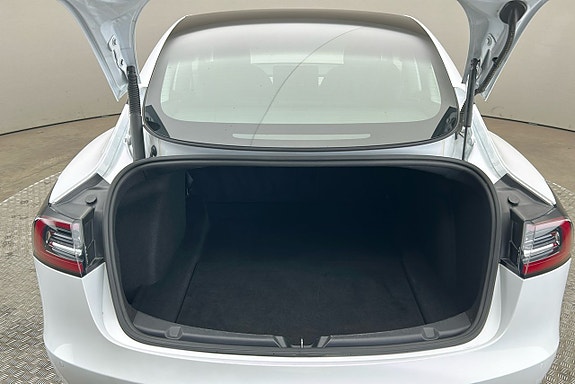 Tesla Model 3 13 of 24