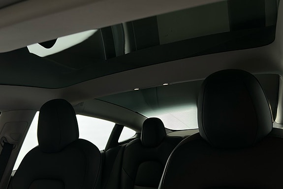 Tesla Model 3 18 of 24