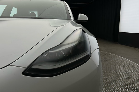 Tesla Model 3 10 of 24
