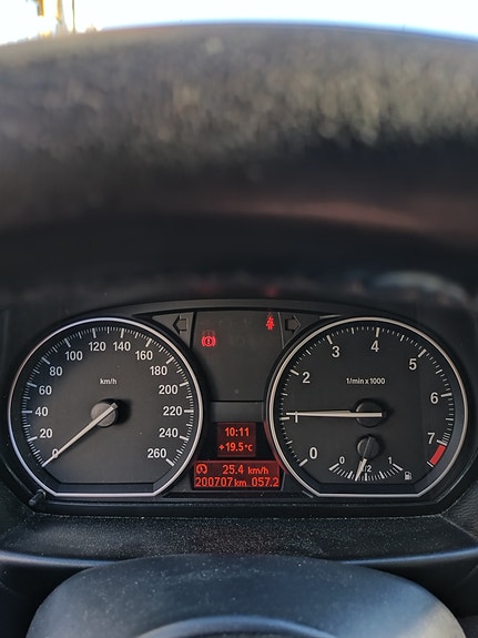 BMW 120i 4 of 6