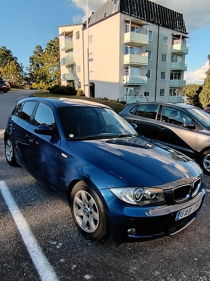 BMW 120i 2 of 6