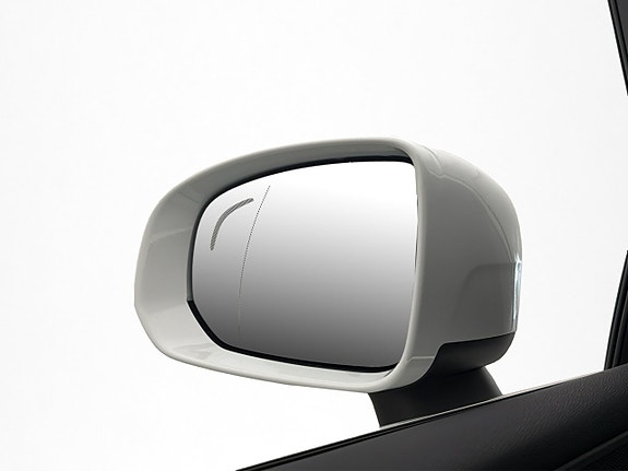 Volvo XC60 10 of 30