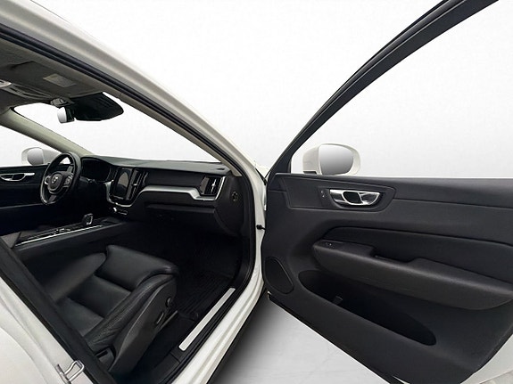 Volvo XC60 27 of 30