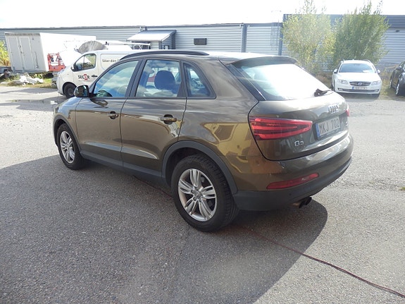Audi Q3 3 of 6