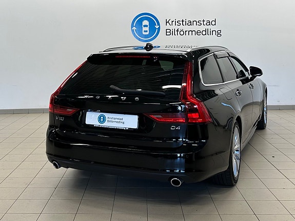Volvo V90 8 of 12
