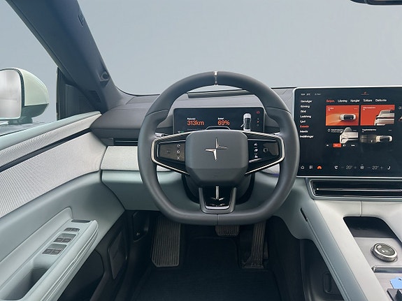 Polestar 4 9 of 23