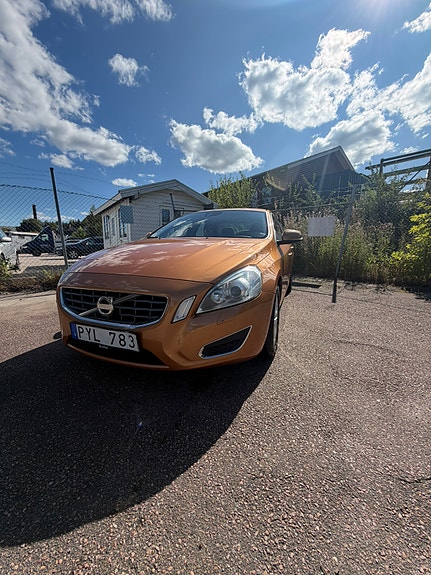 Volvo S60 2 of 20