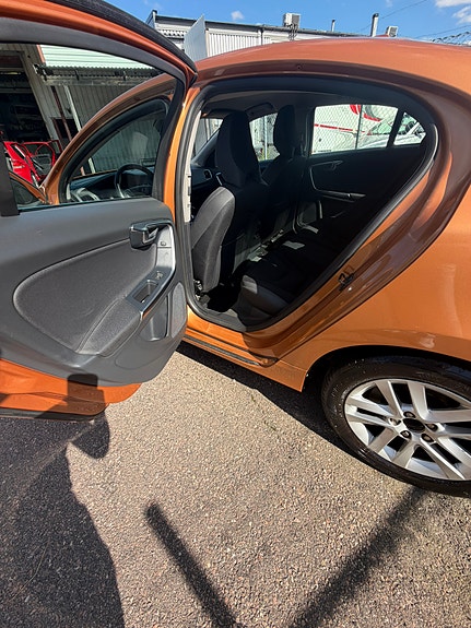Volvo S60 14 of 20