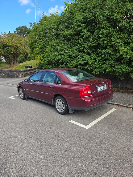Volvo S80 2 of 9