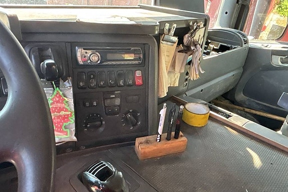Scania P 380 LB 6x2 4 HNA 10 of 17
