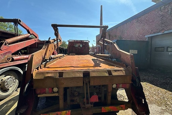Scania P 380 LB 6x2 4 HNA 4 of 17