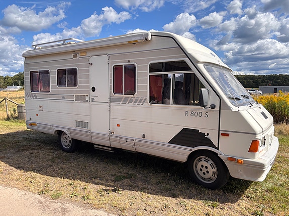 Peugeot J5 Pilot 2 of 8