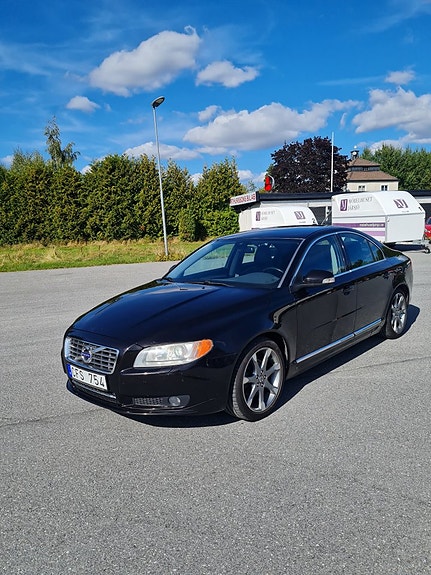 Volvo S80 2 of 22
