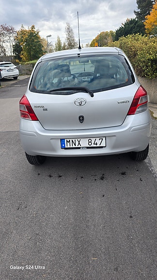 Toyota Yaris 6 of 6