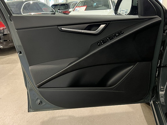 Kia Niro 8 of 28