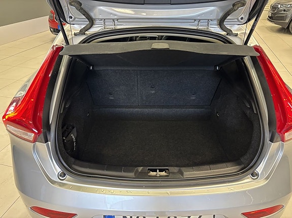 Volvo V40 4 of 21