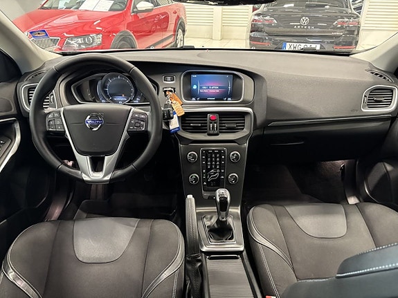 Volvo V40 7 of 21