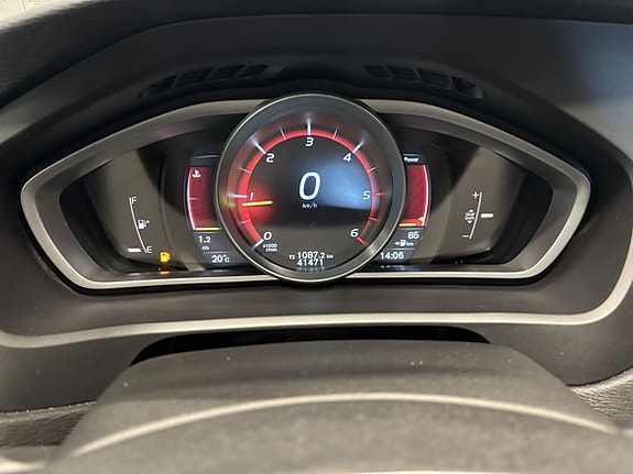 Volvo V40 14 of 21