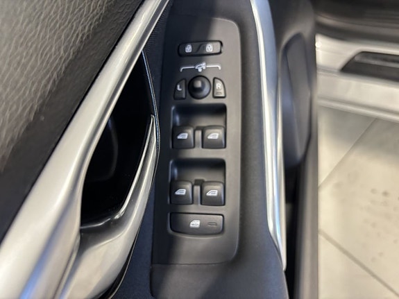 Volvo V40 8 of 21