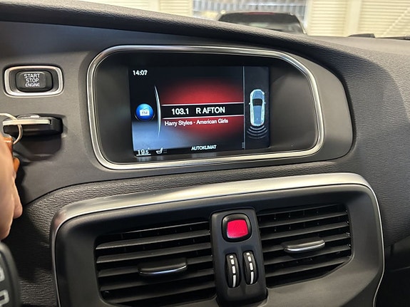 Volvo V40 15 of 21