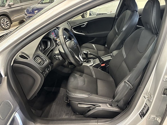 Volvo V40 9 of 21