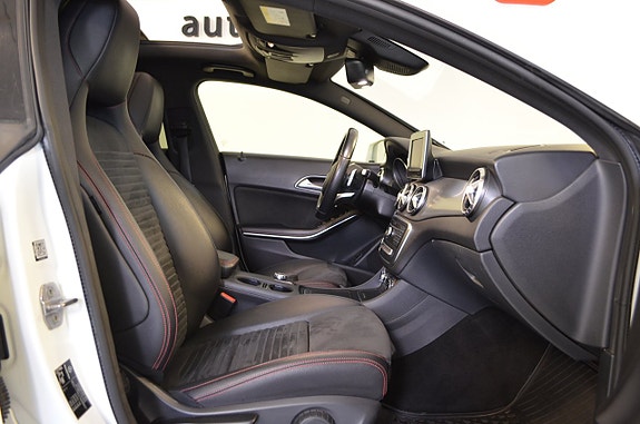 Mercedes-Benz CLA220 d 17 of 22
