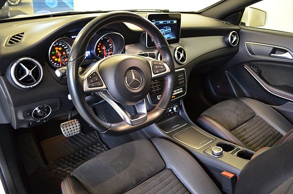 Mercedes-Benz CLA220 d 2 of 22
