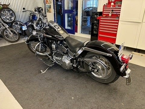 Harley-Davidson Cholo Softail Heritage 3 of 9