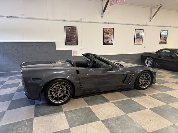 Chevrolet Corvette 13 of 30