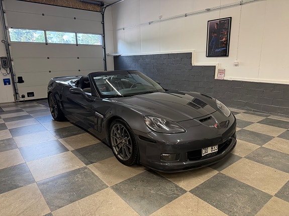 Chevrolet Corvette 3 of 30